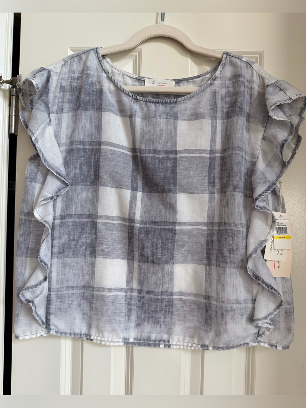 NWT Two by Vince Camuto Heathered Grey Gray Plaid Flutter Sleeve Top Sz M Ruffle